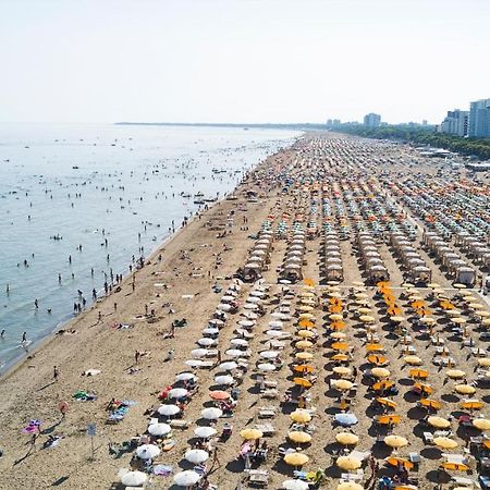 Appartamenti Lucerna Lignano Sabbiadoro Eksteriør bilde
